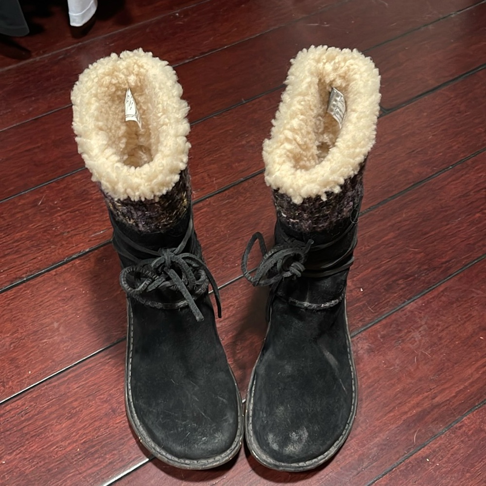 Pre Loved Uggs boots real suede leather authentic in excellent condition